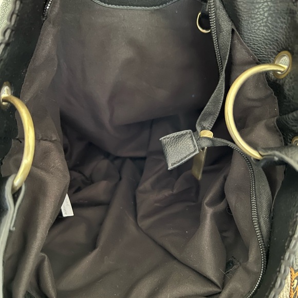 Stylish Black Shoulder Bag with Leopard Guitar Strap - Picture 7 of 7